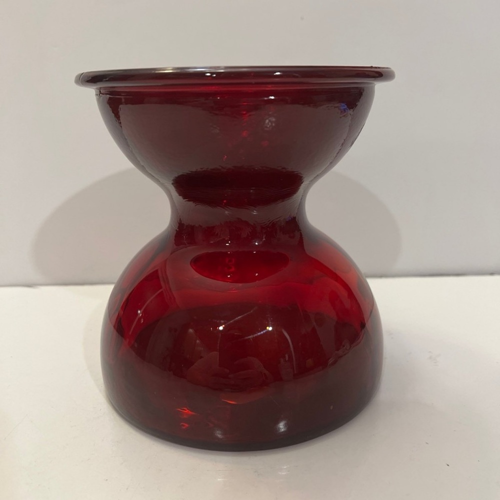 - Ruby Glass Spittoon vase - Picture 2 of 7